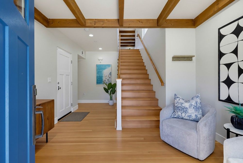 2264 Soto Street