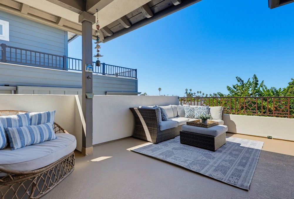 2264 Soto Street