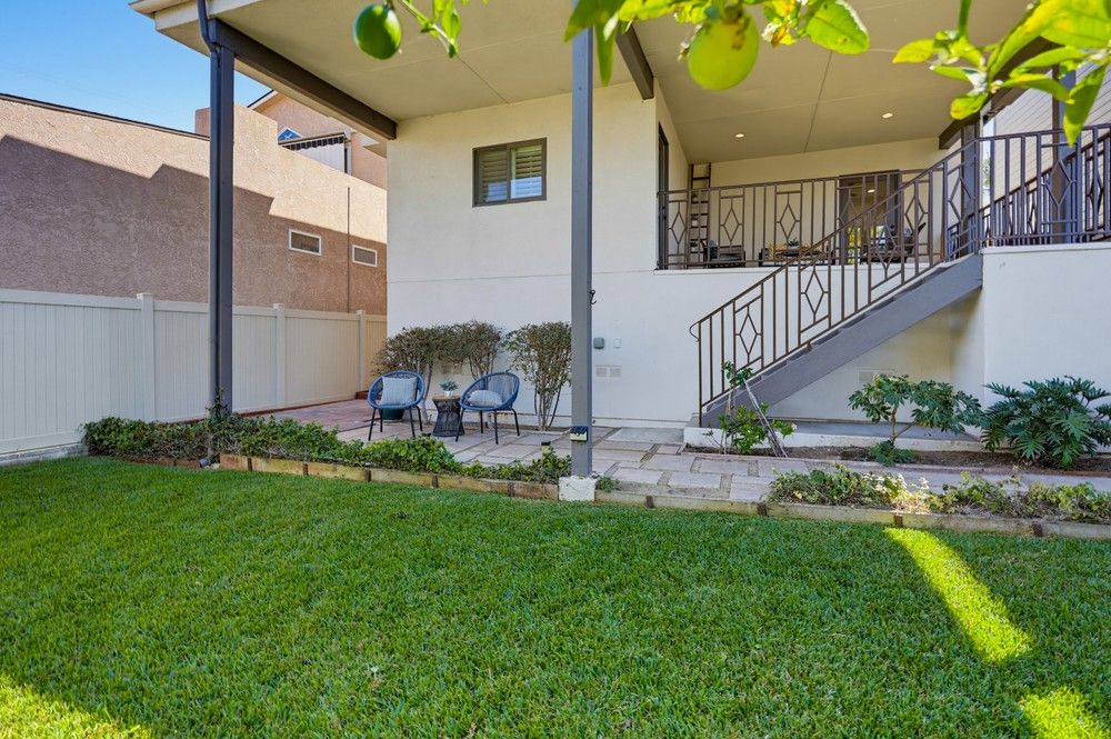 2264 Soto Street