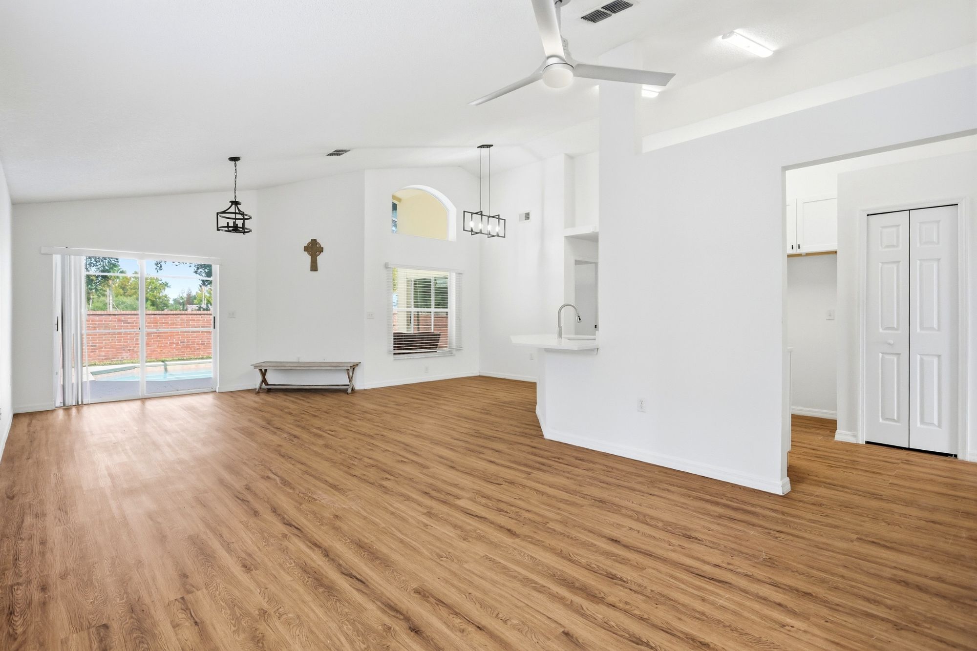 1500 Casterton Circle