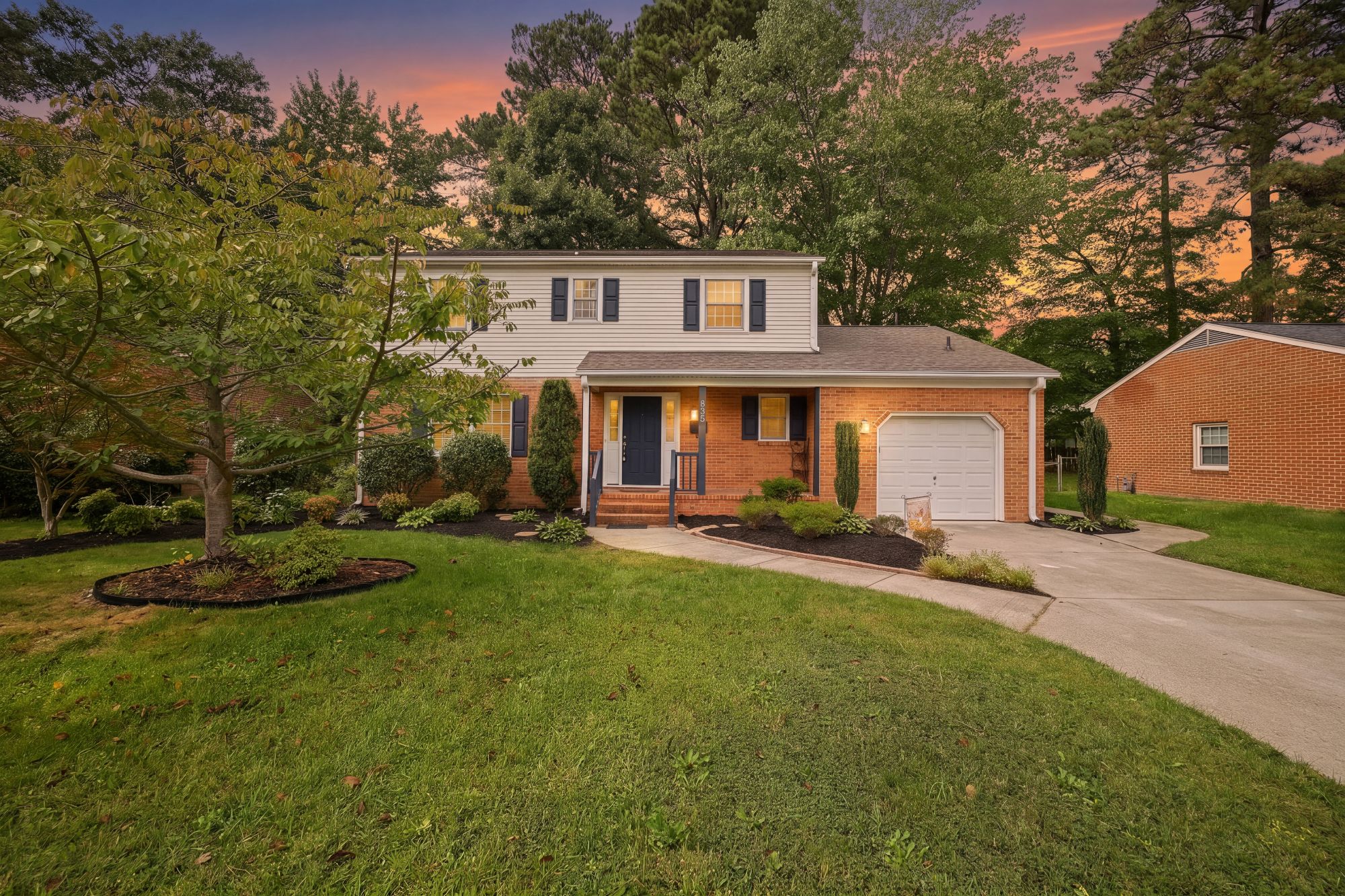 835 Isham Place