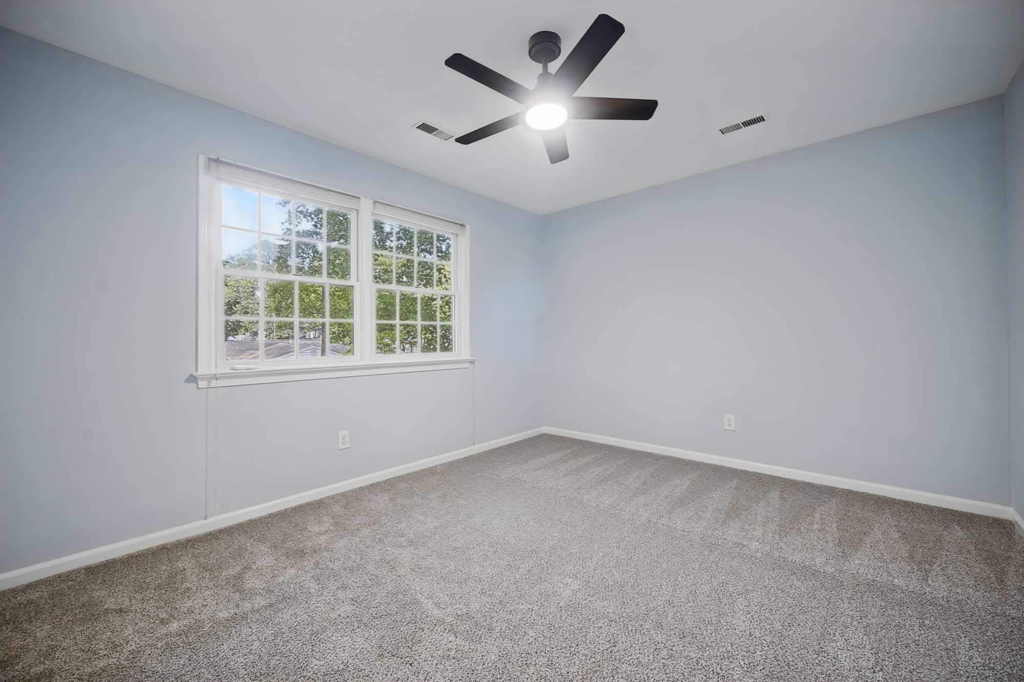 835 Isham Place