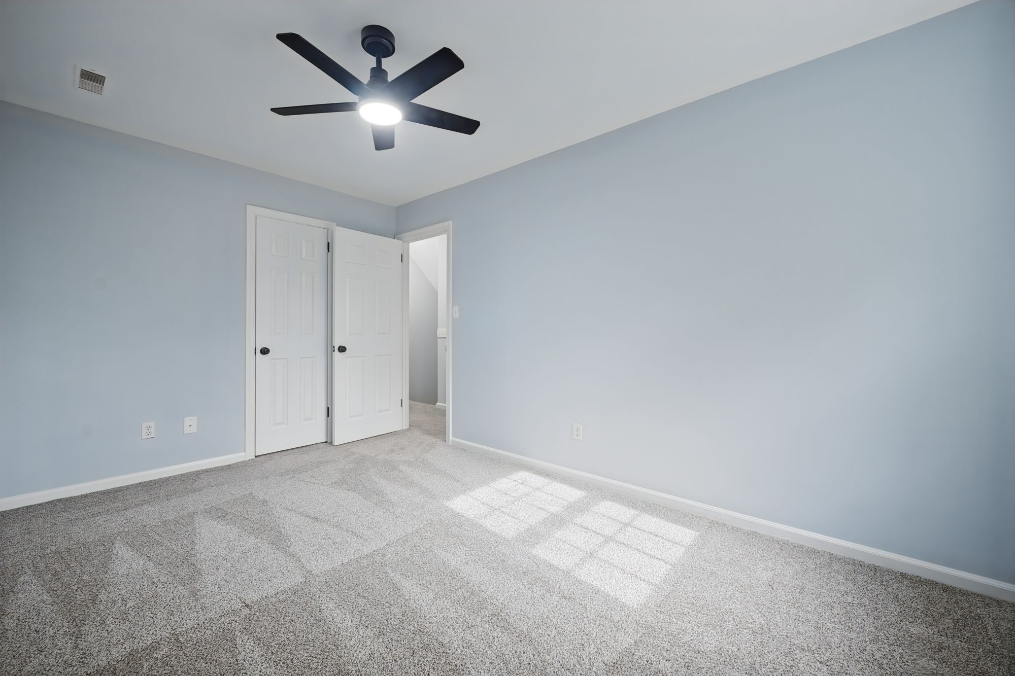 835 Isham Place