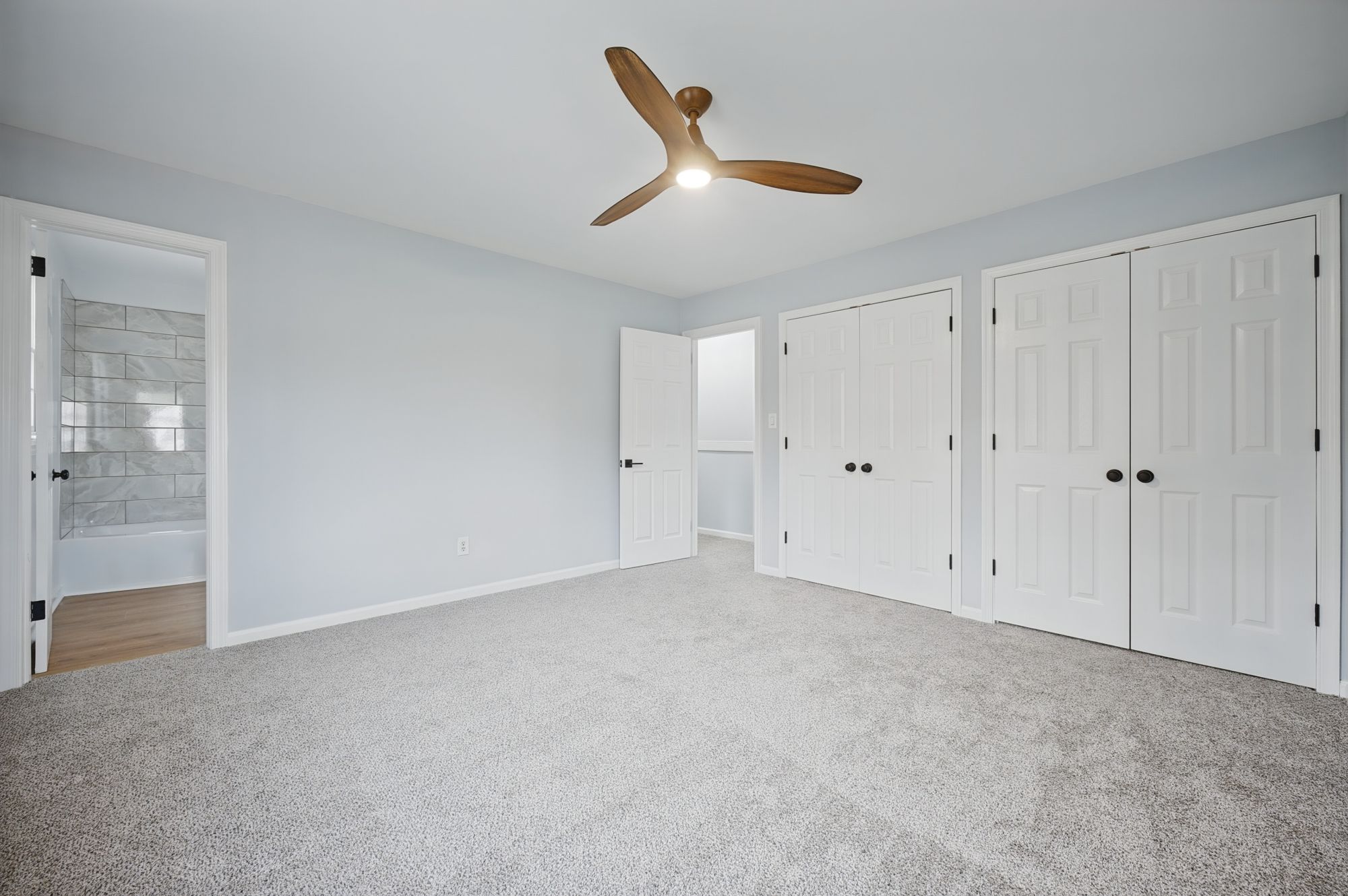 835 Isham Place