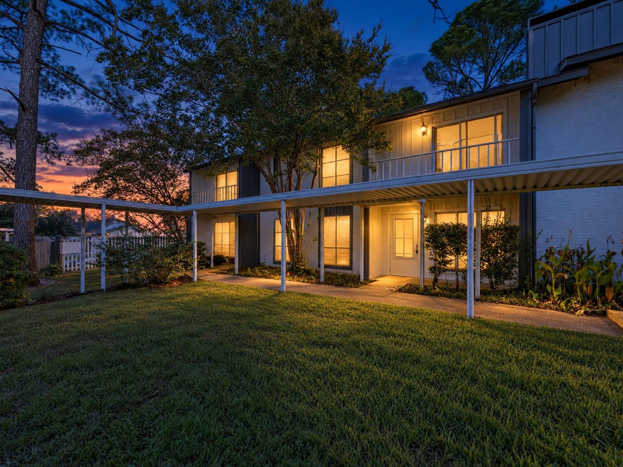 404 Hollyhill Lane #404