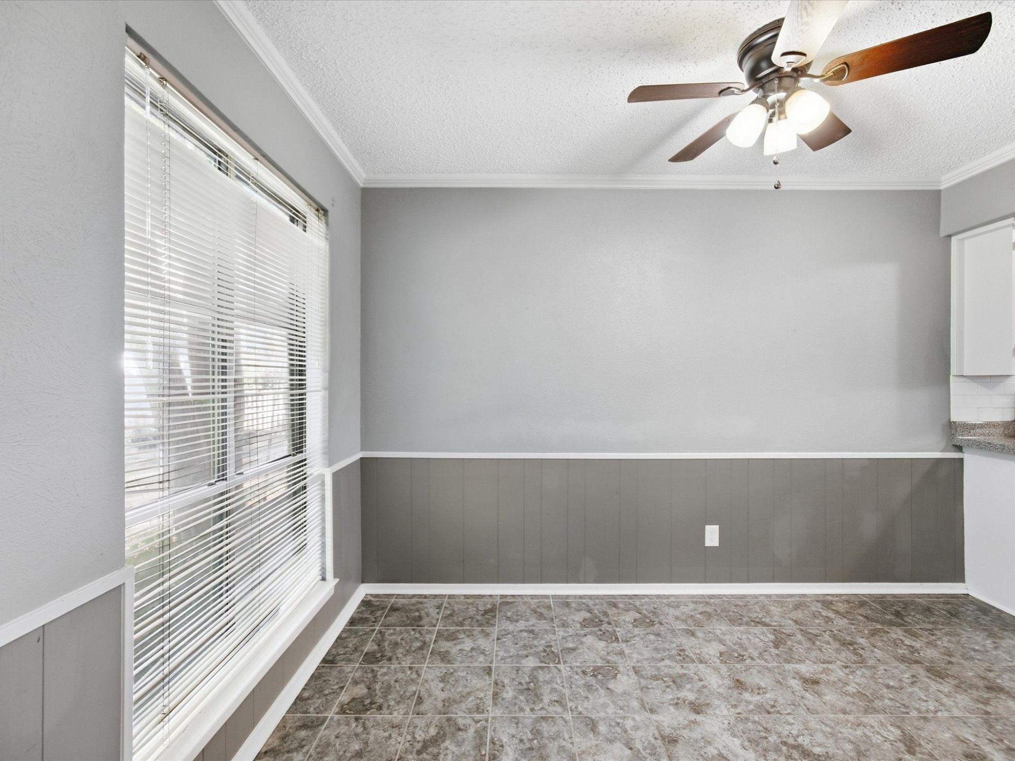 404 Hollyhill Lane #404