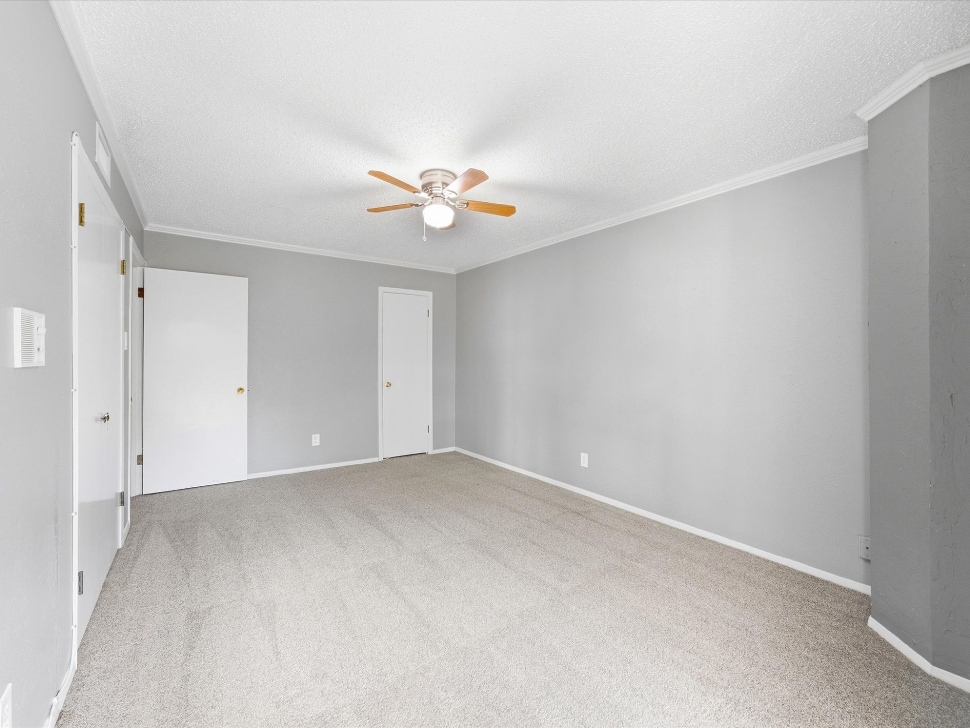 404 Hollyhill Lane #404