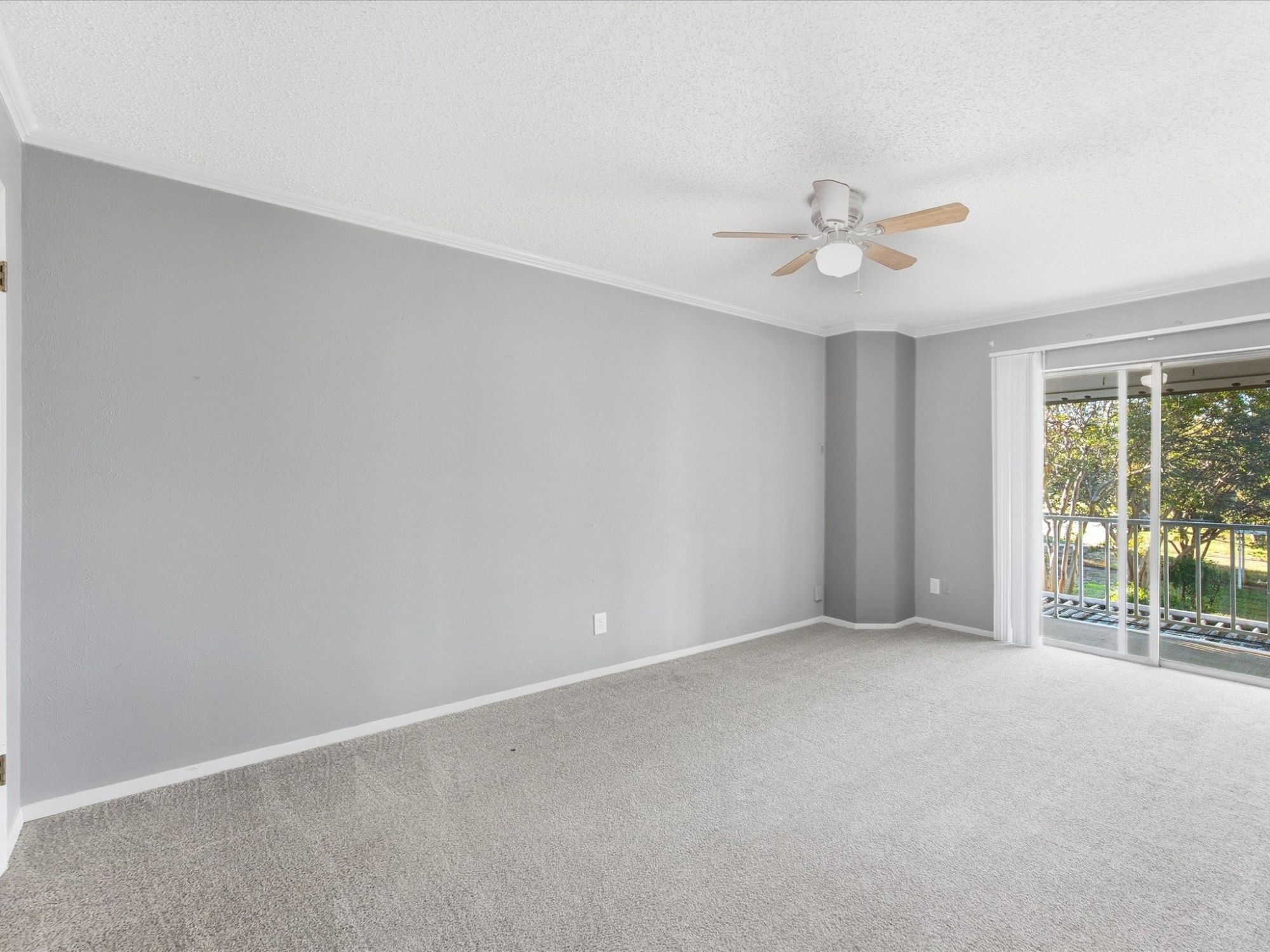 404 Hollyhill Lane #404