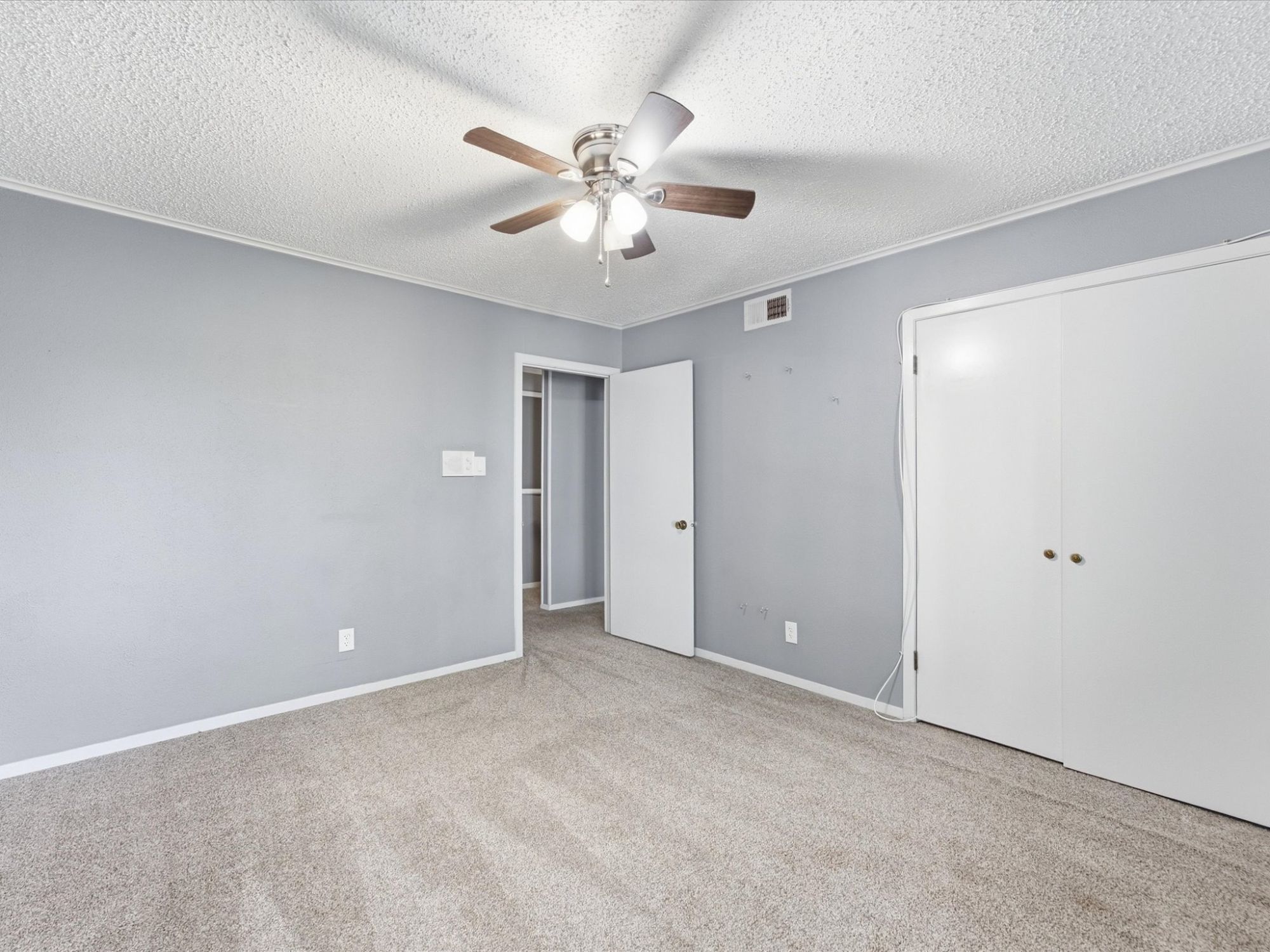 404 Hollyhill Lane #404