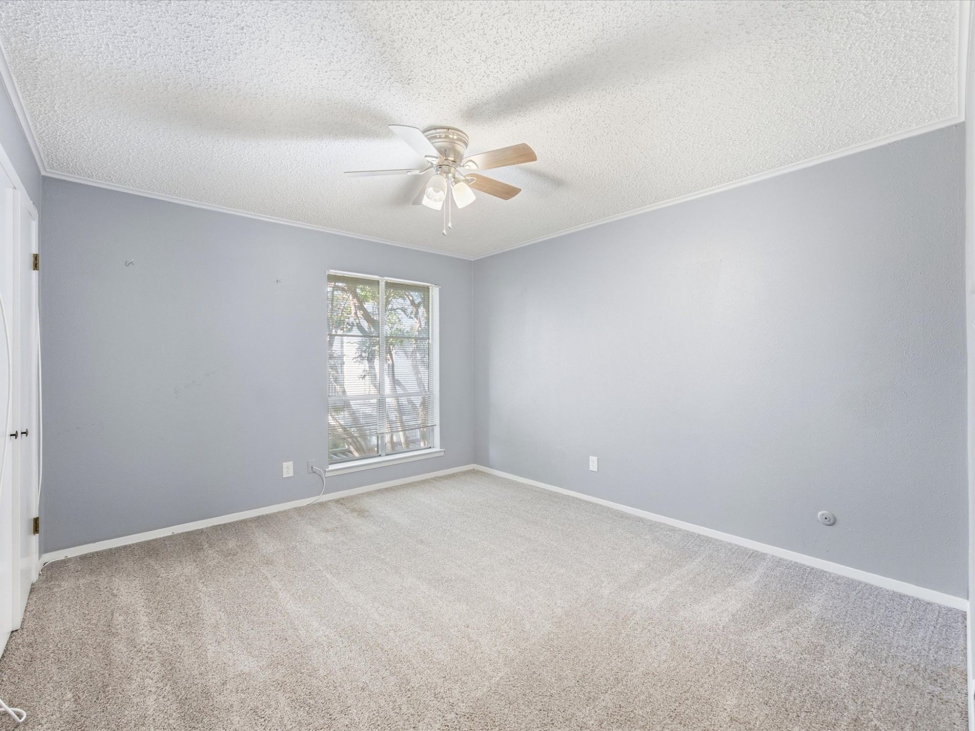 404 Hollyhill Lane #404