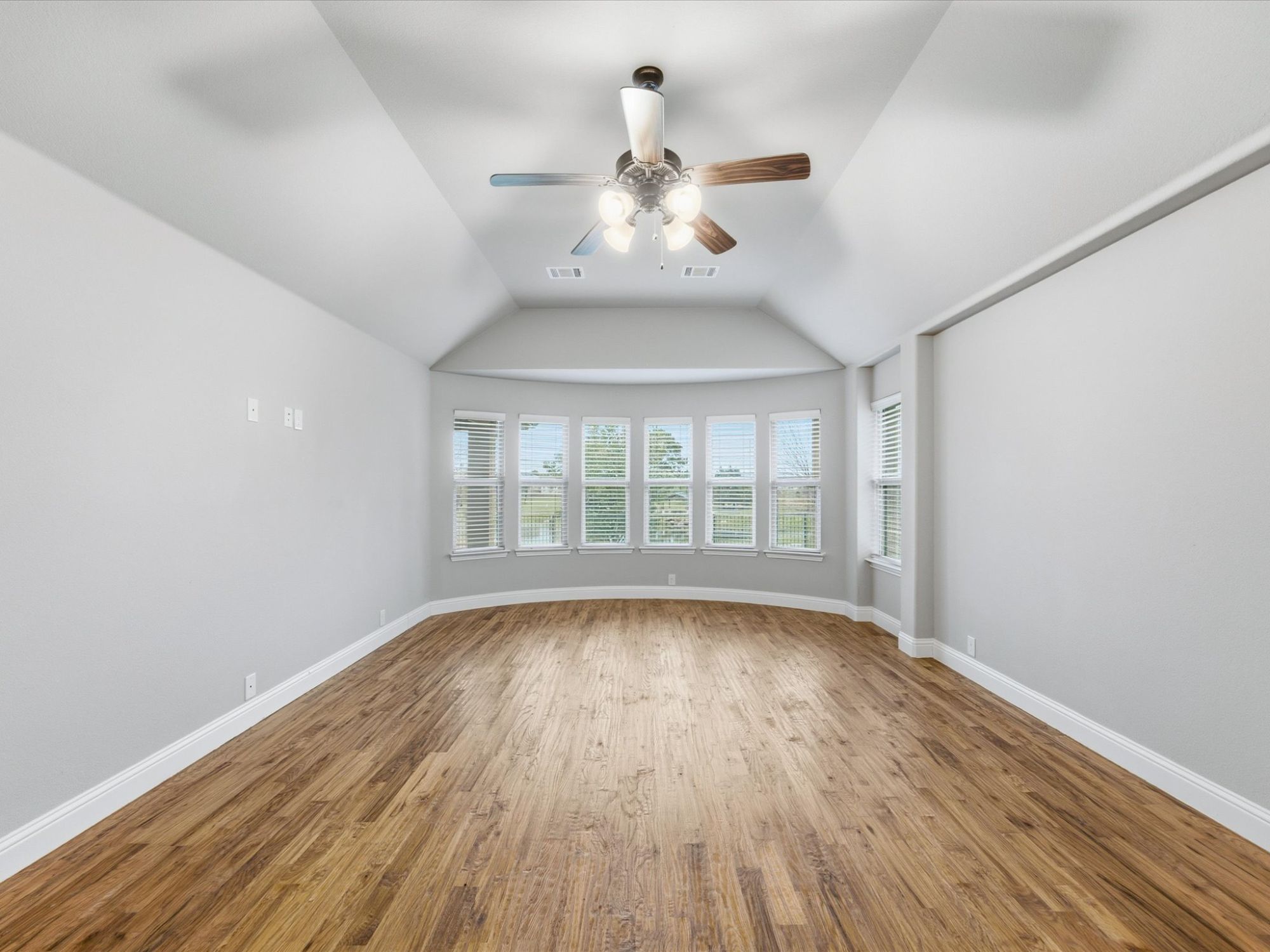 909 Longhorn Drive