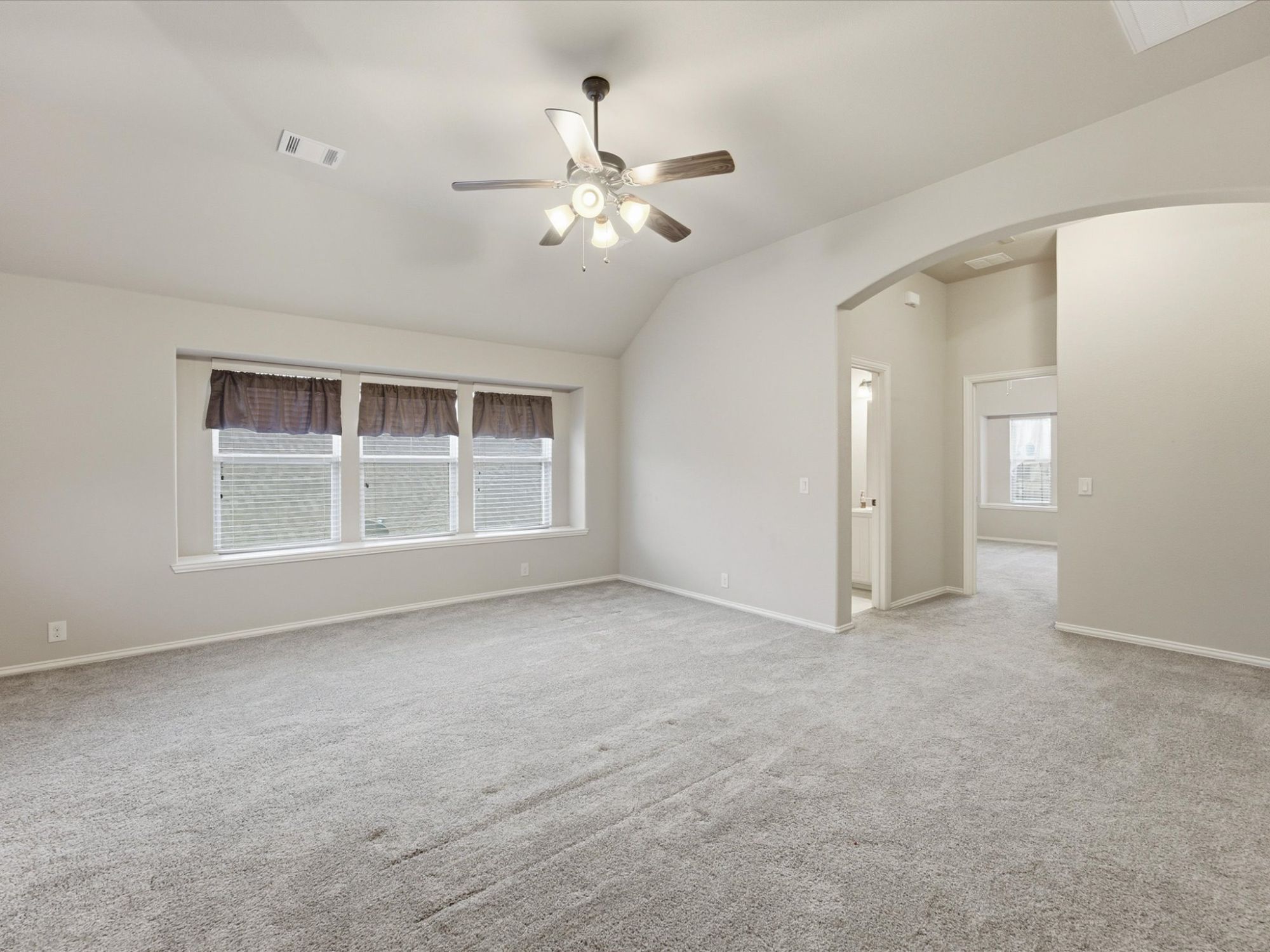 909 Longhorn Drive
