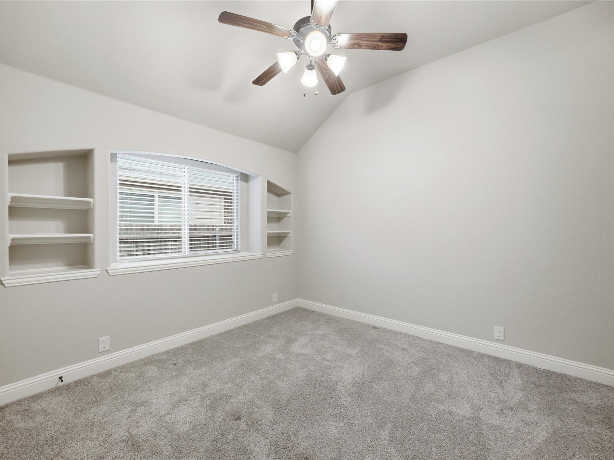 909 Longhorn Drive