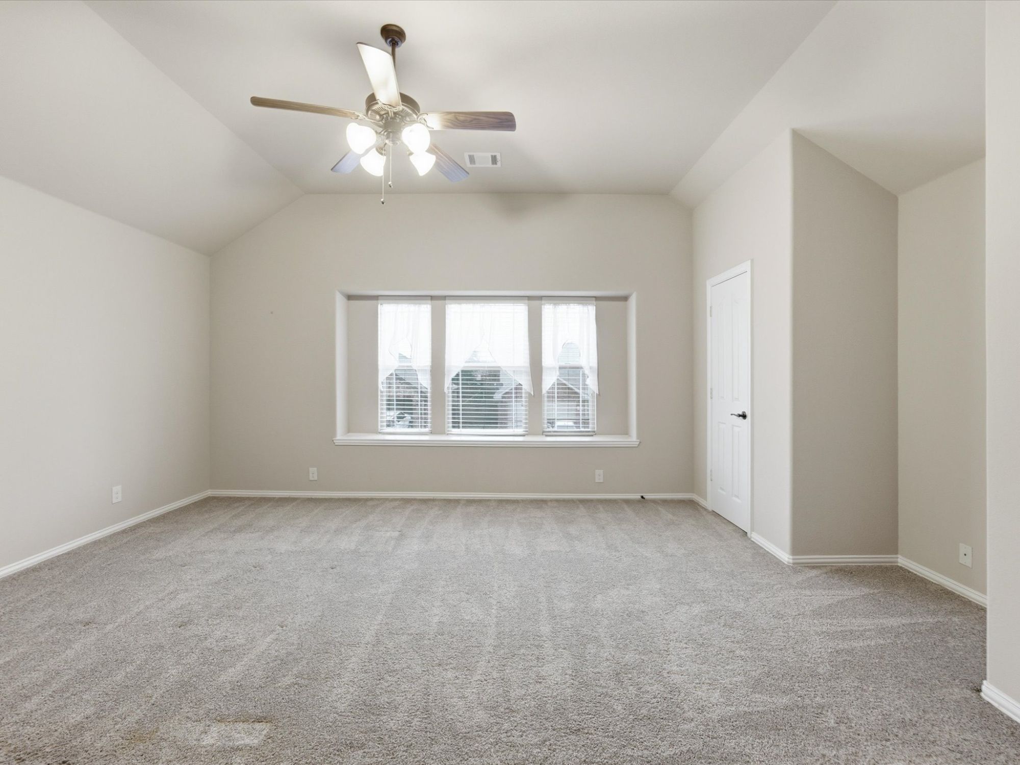 909 Longhorn Drive