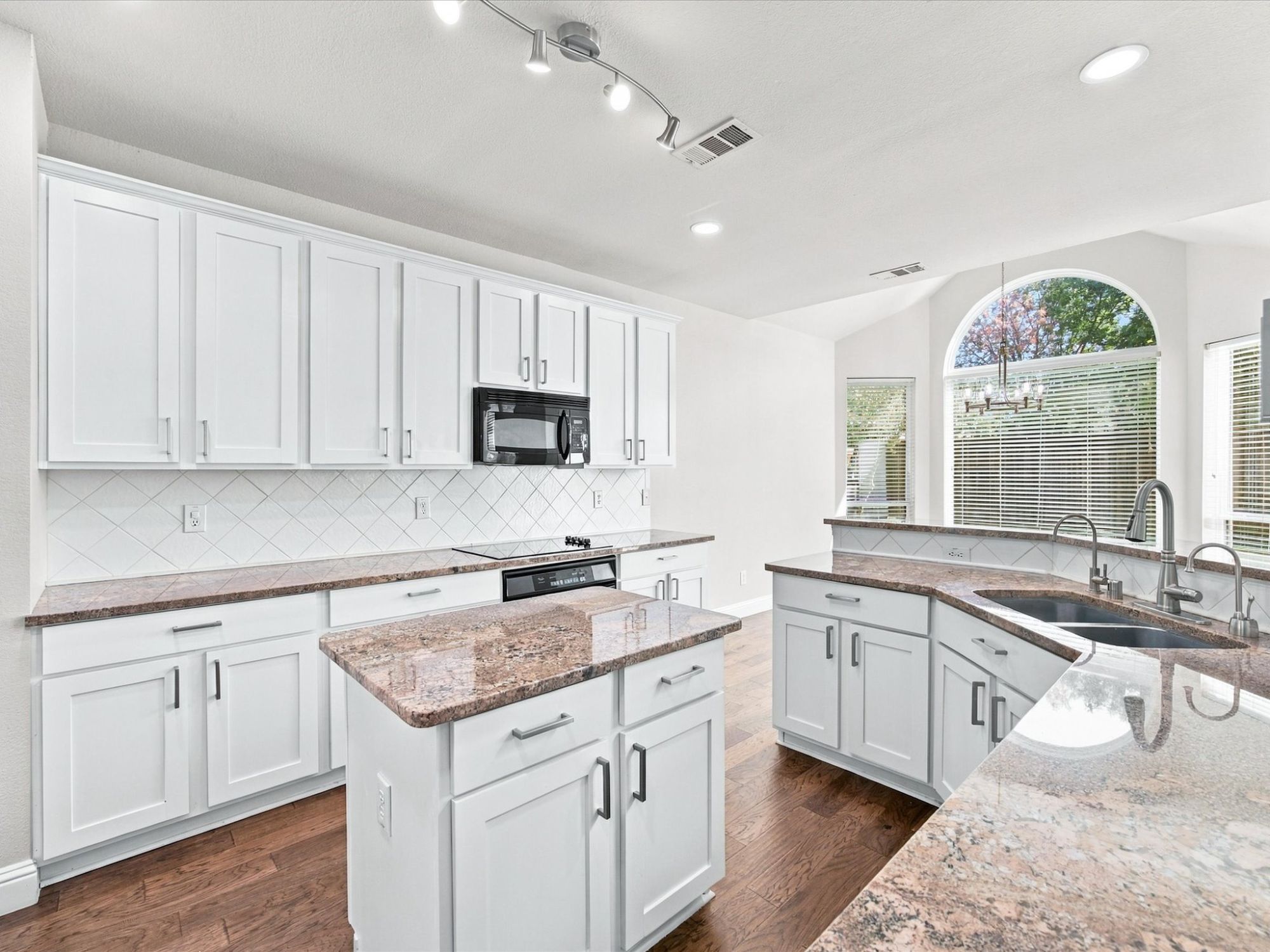 6000 Briaridge Lane