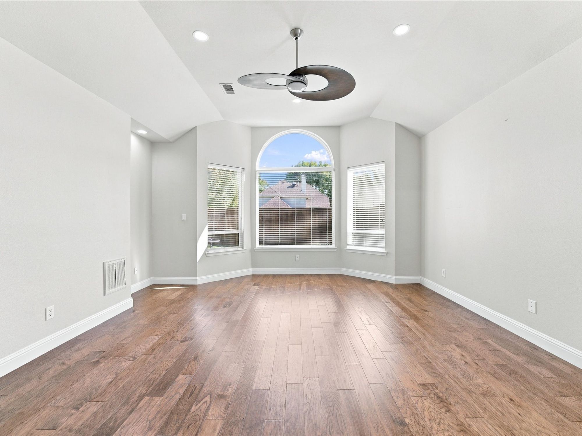 6000 Briaridge Lane