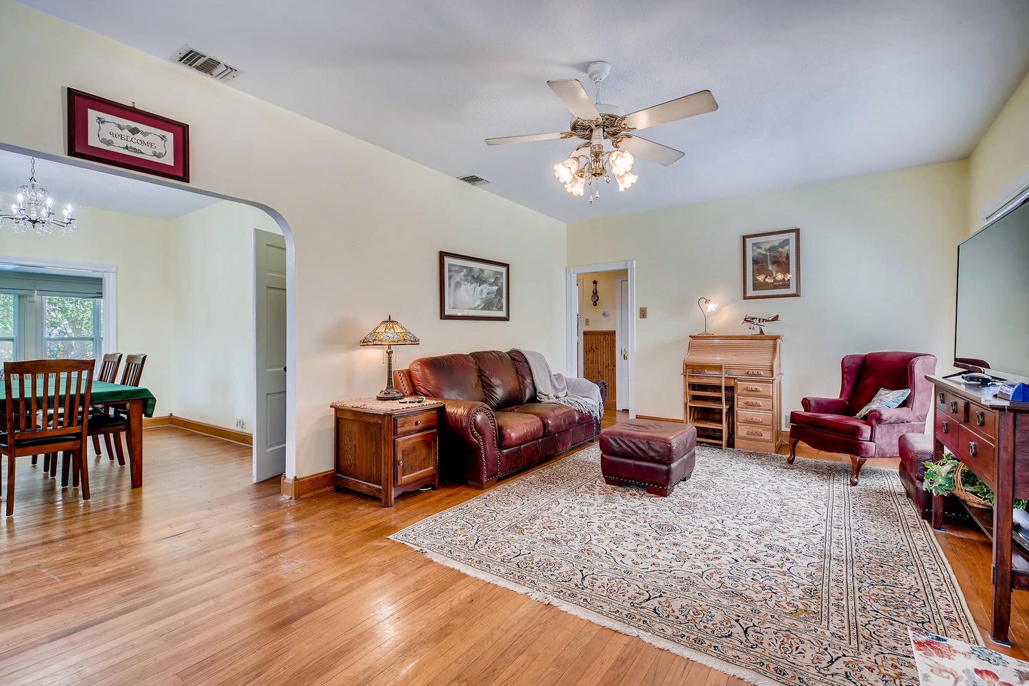 281 W Mariposa Dr