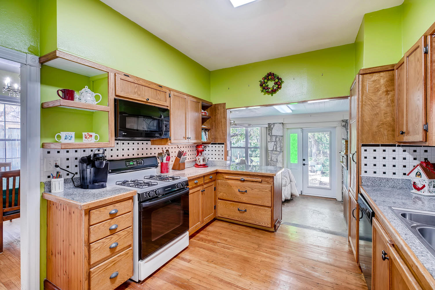 281 W Mariposa Dr