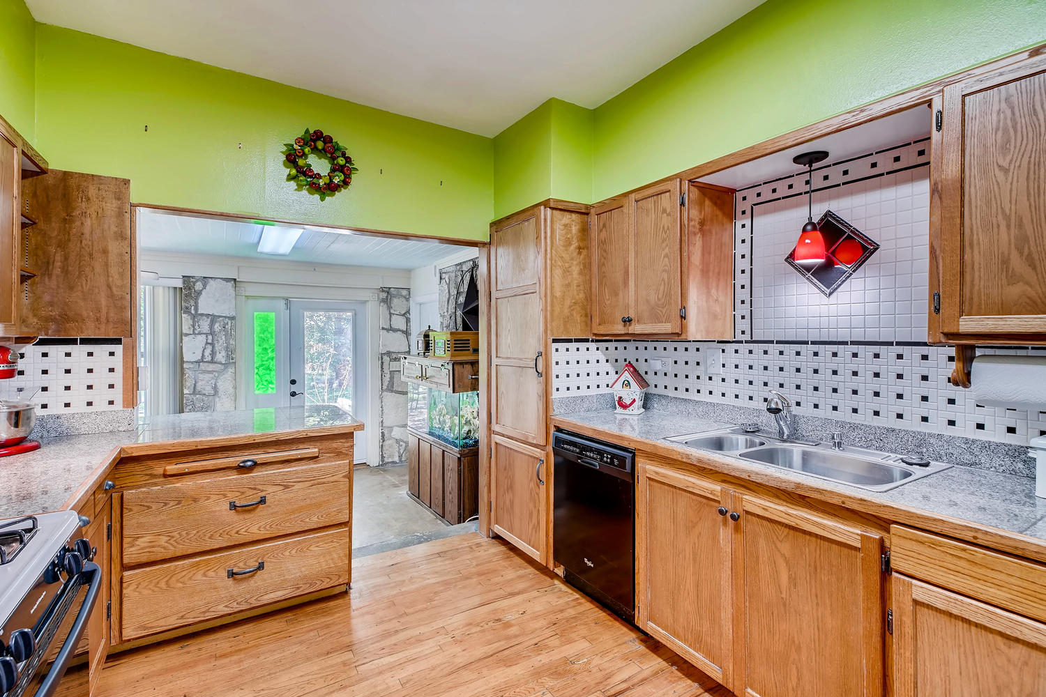 281 W Mariposa Dr