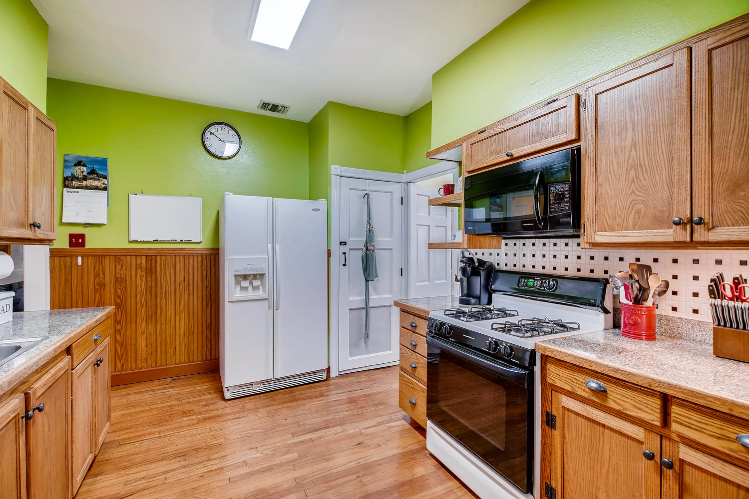 281 W Mariposa Dr
