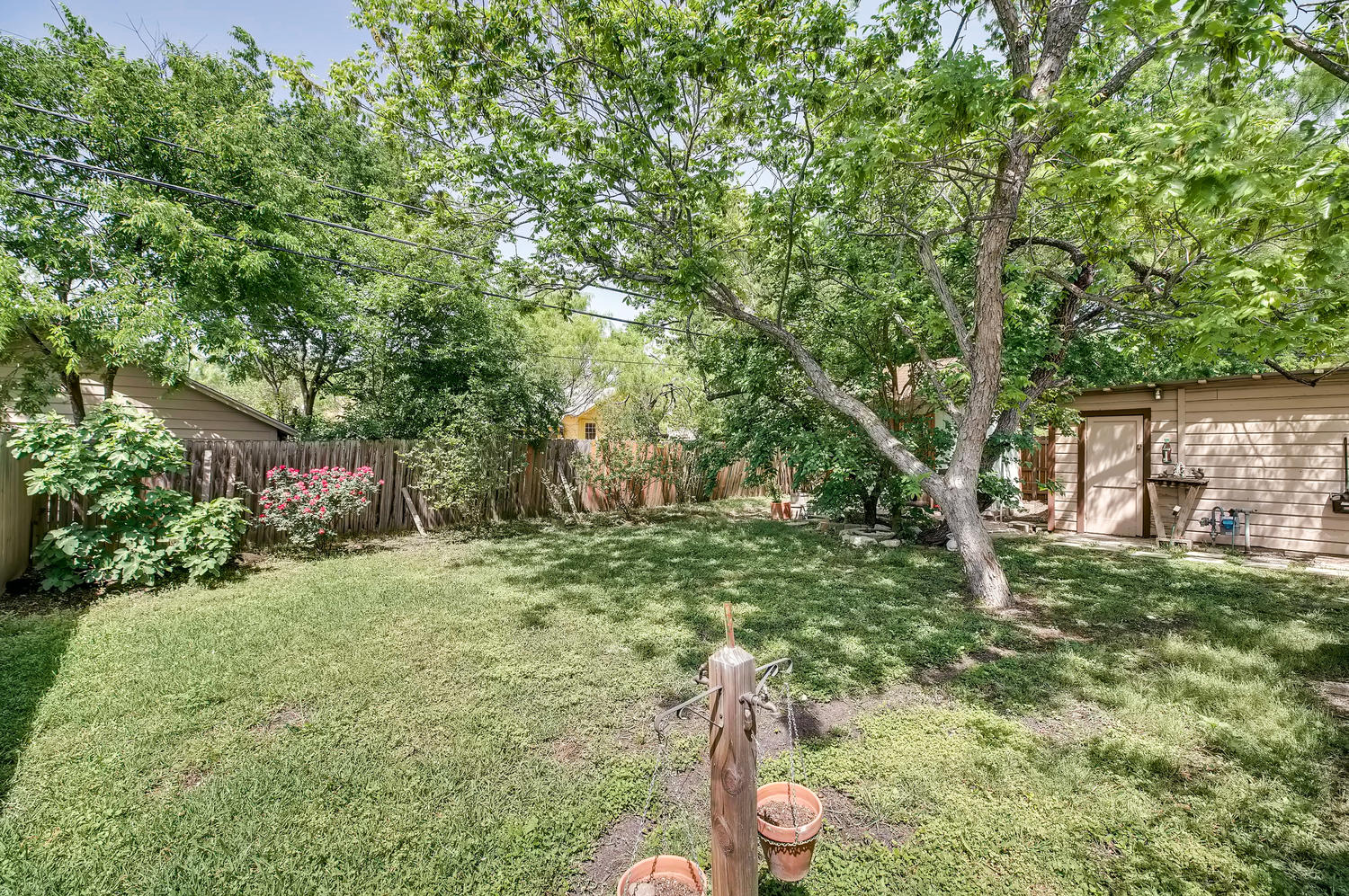 281 W Mariposa Dr
