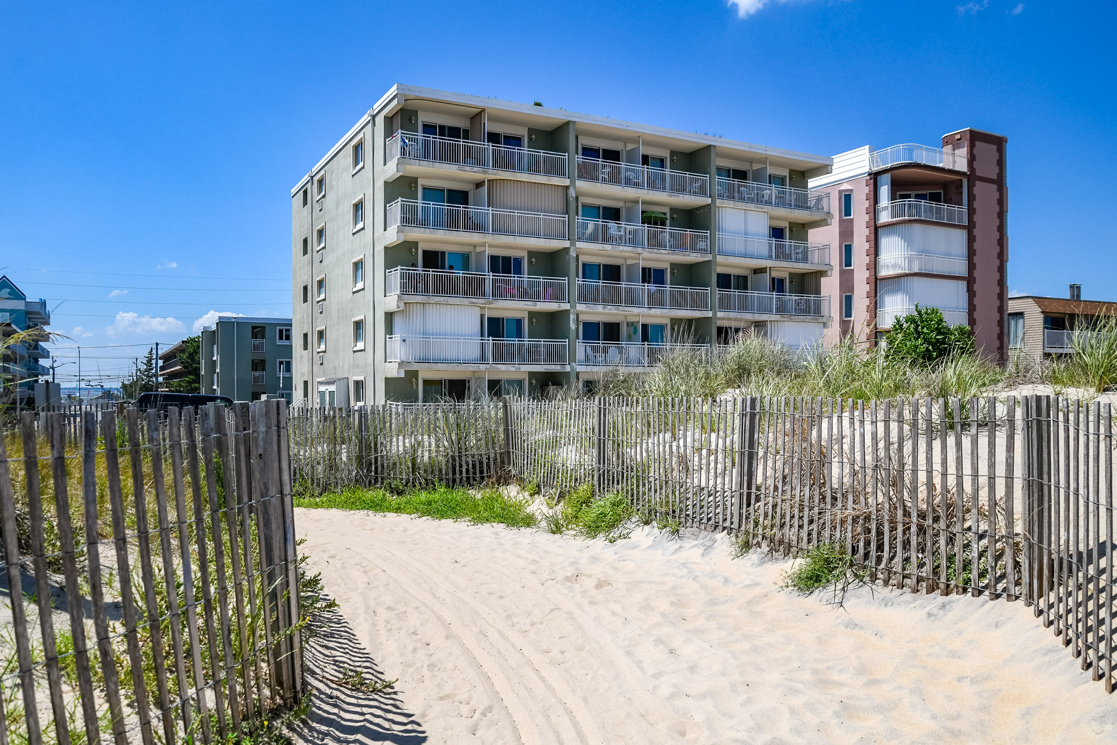 5101 Atlantic Ave #105