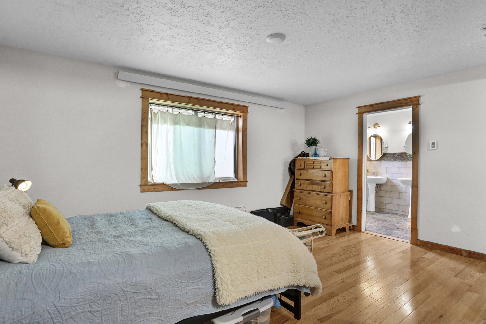  312 S 5TH Street