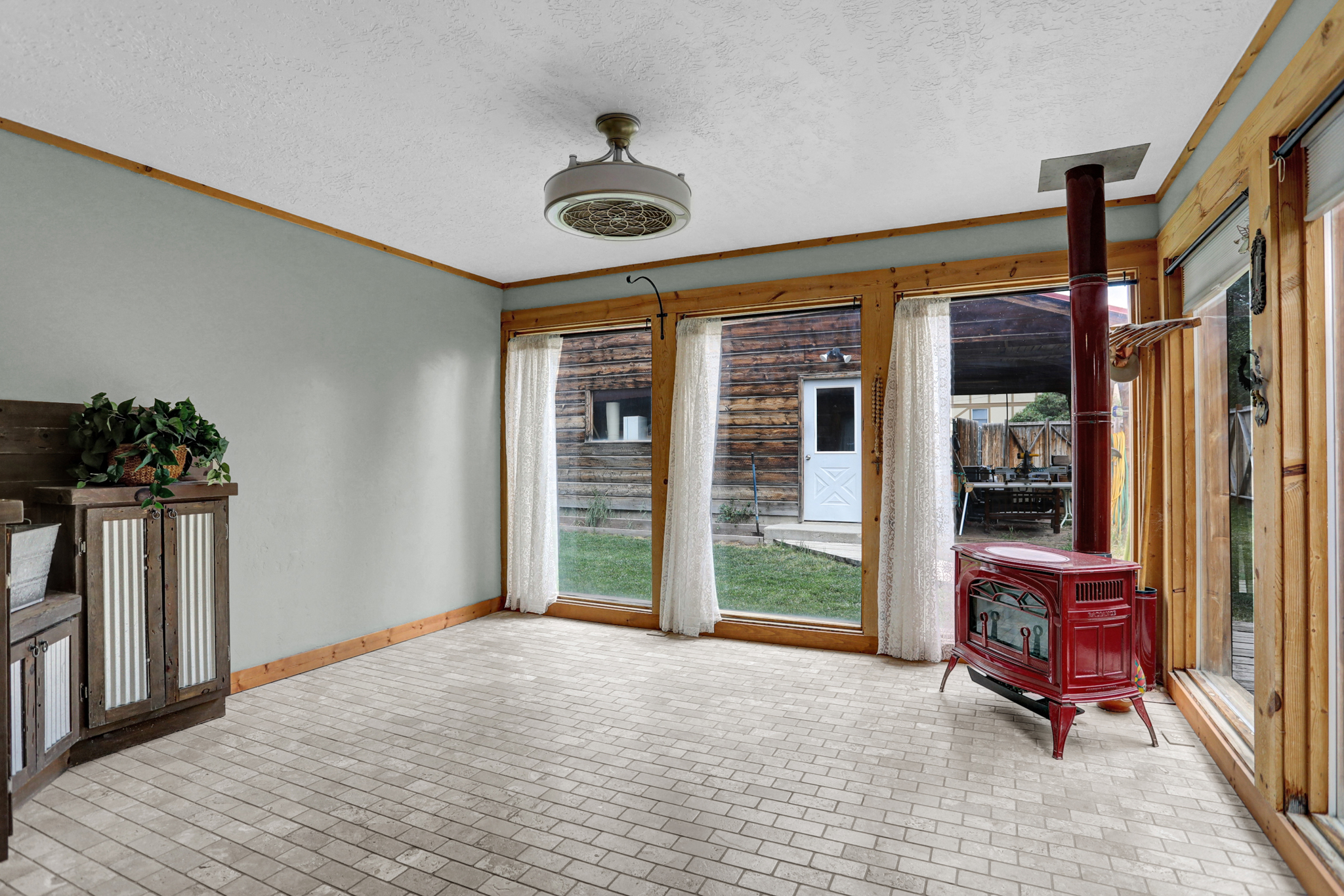  312 S 5TH Street