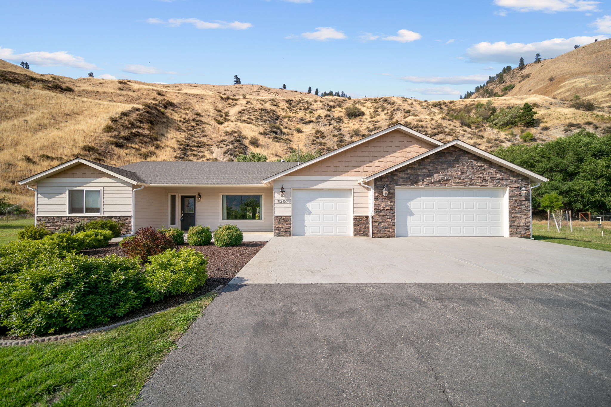 5280 North Cashmere Road