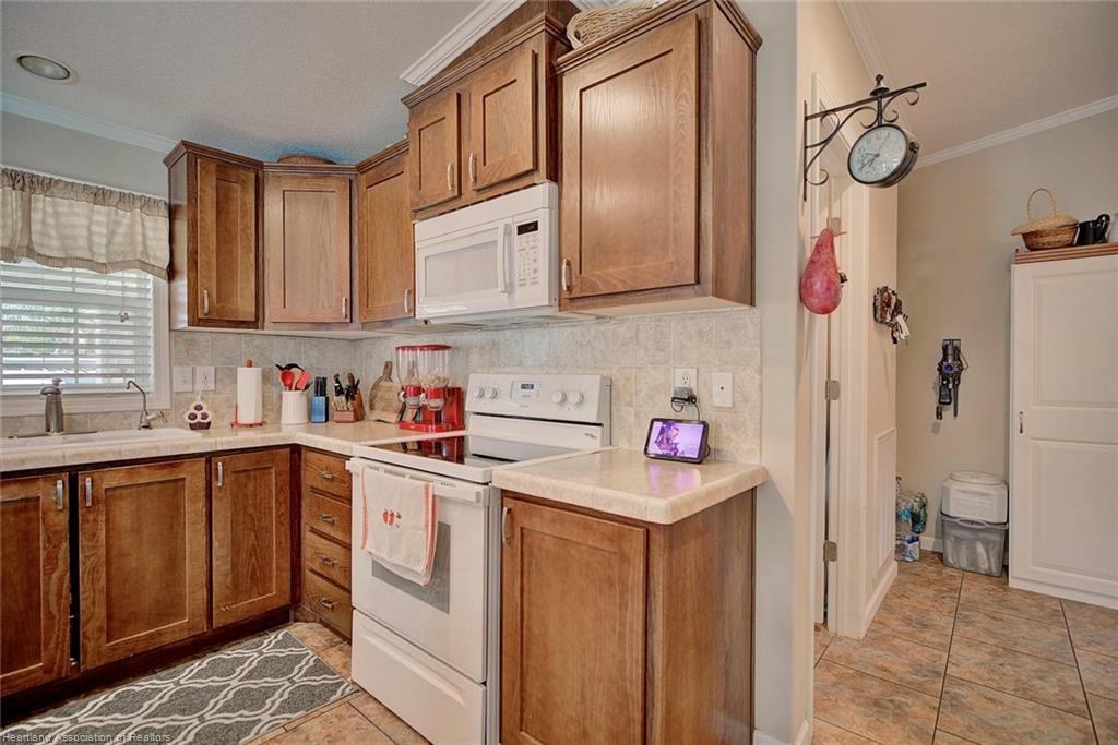 19 Pine Aire Circle