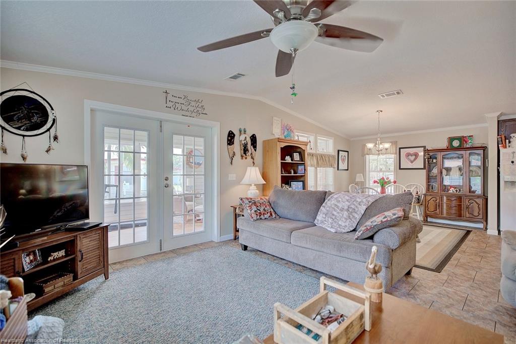 19 Pine Aire Circle