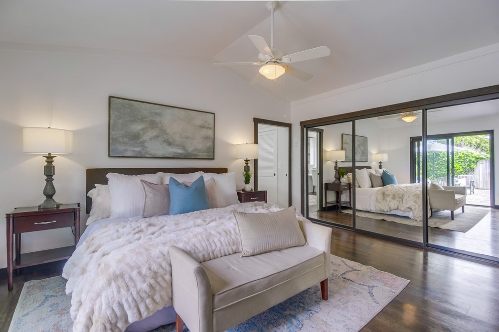 3886 Santa Cruz Avenue
