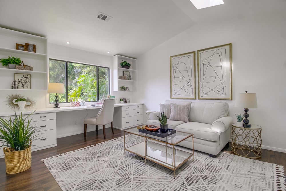 3886 Santa Cruz Avenue