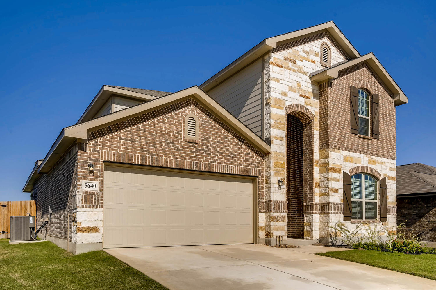 5640 Briar Field