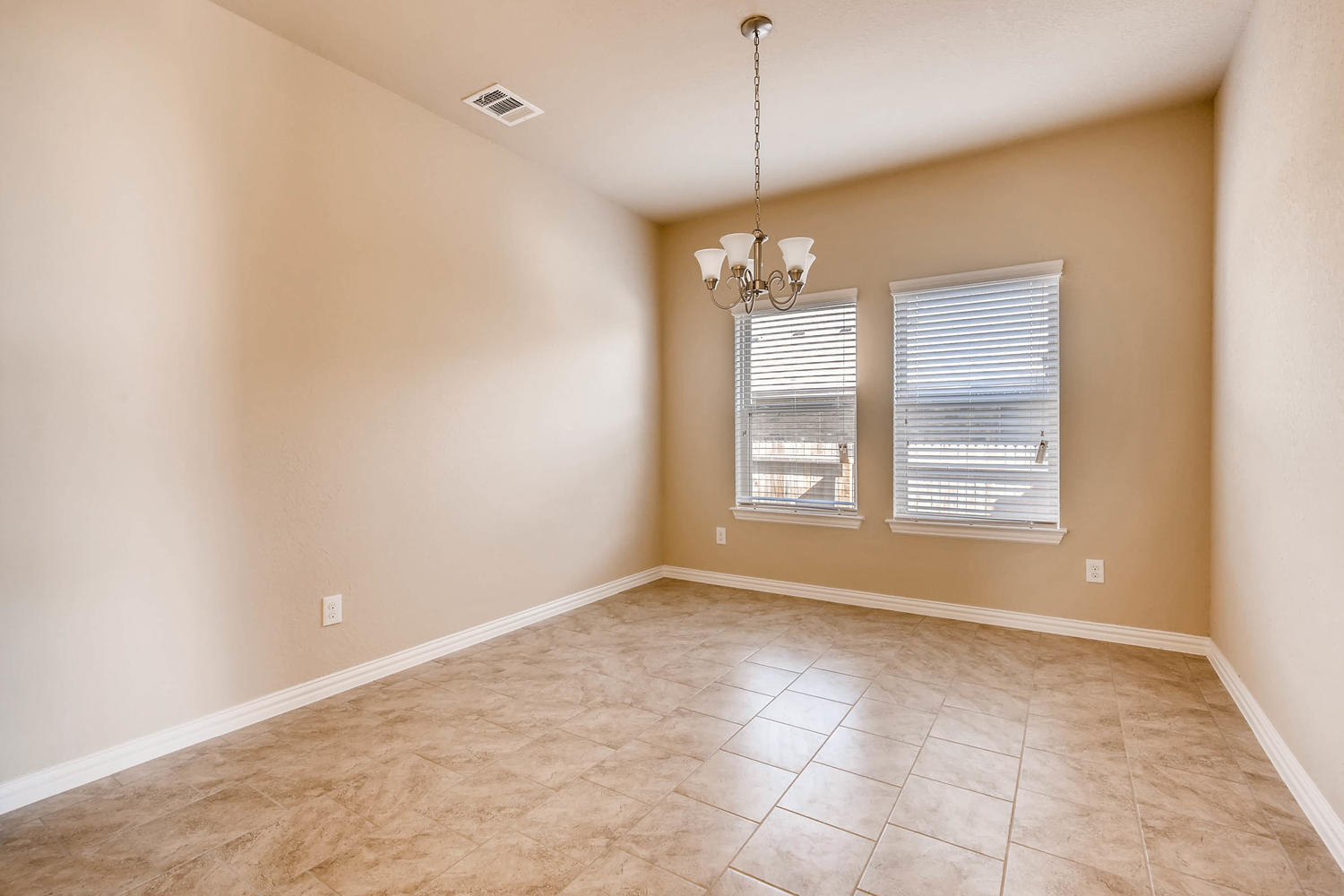 5640 Briar Field