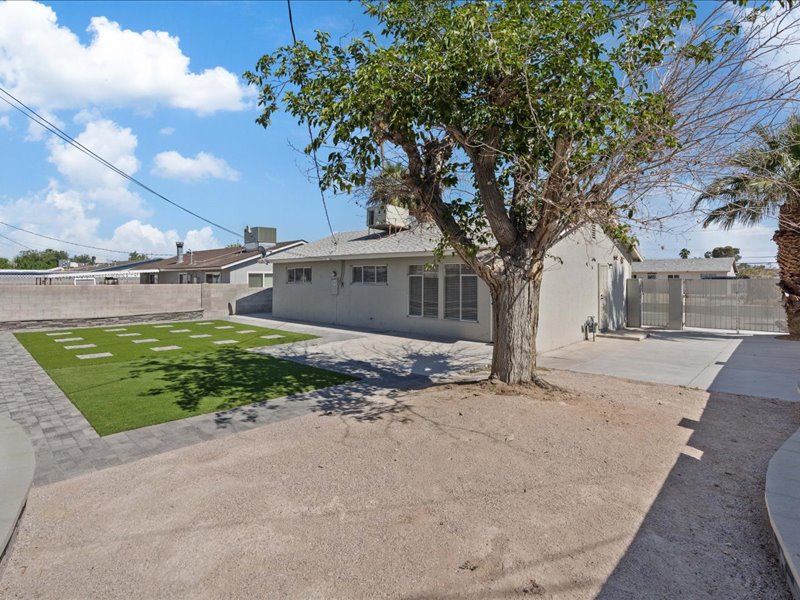 4204 El Jardin Avenue