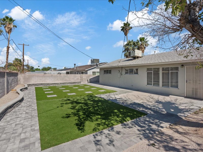 4204 El Jardin Avenue