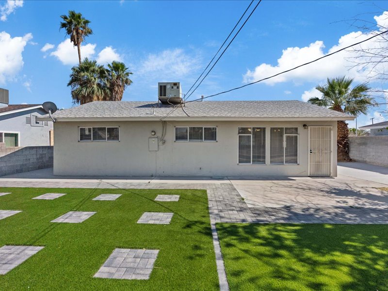 4204 El Jardin Avenue