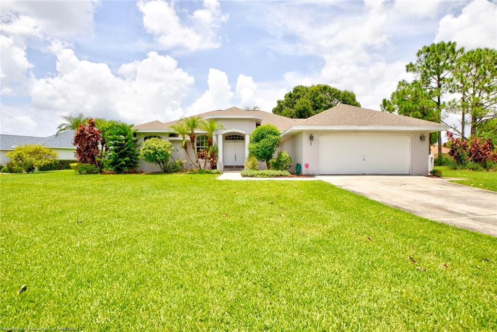 2 Meadowlake Circle North