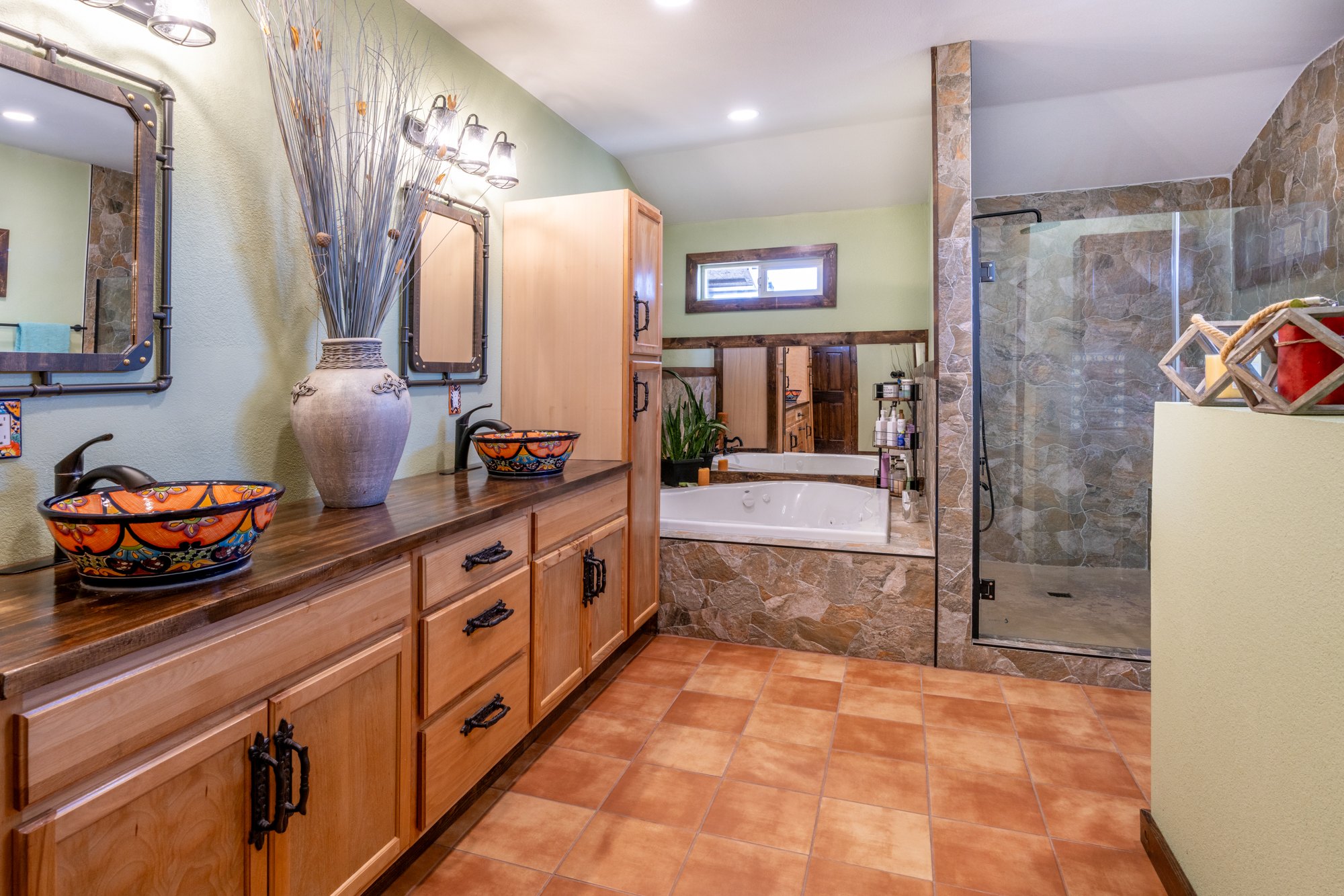 1174 East Escondido Drive