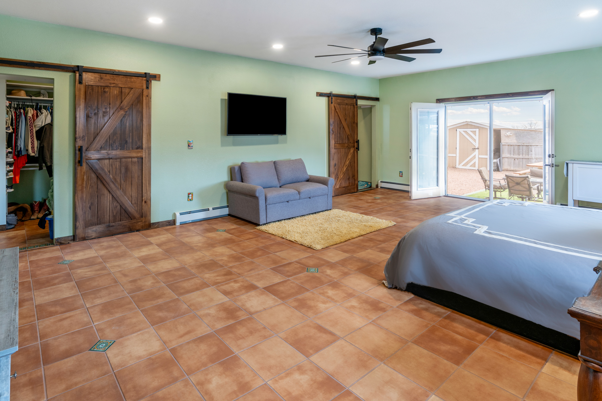 1174 East Escondido Drive