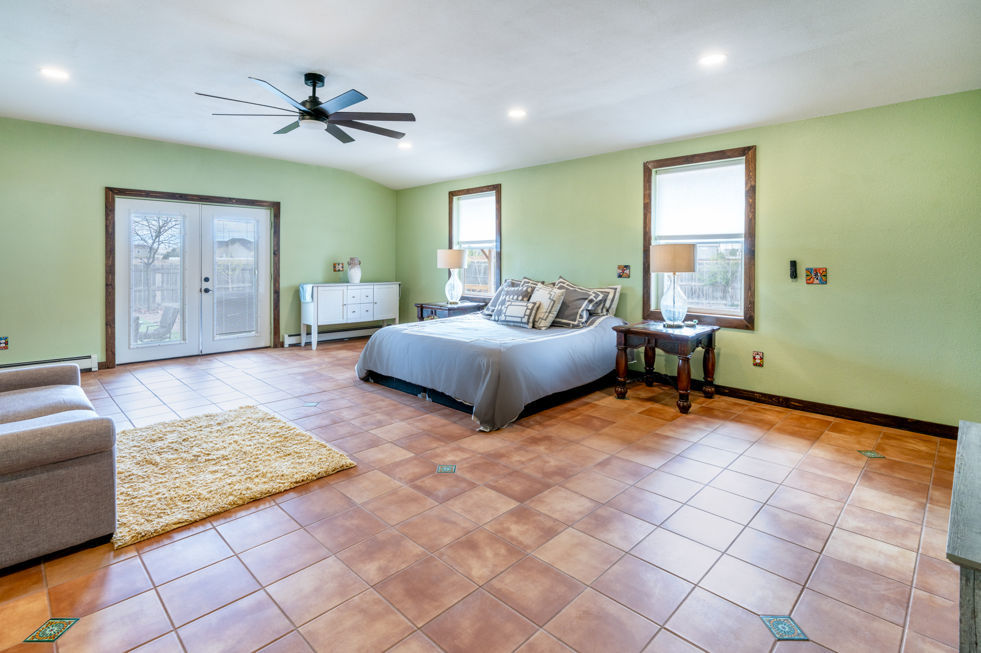1174 East Escondido Drive
