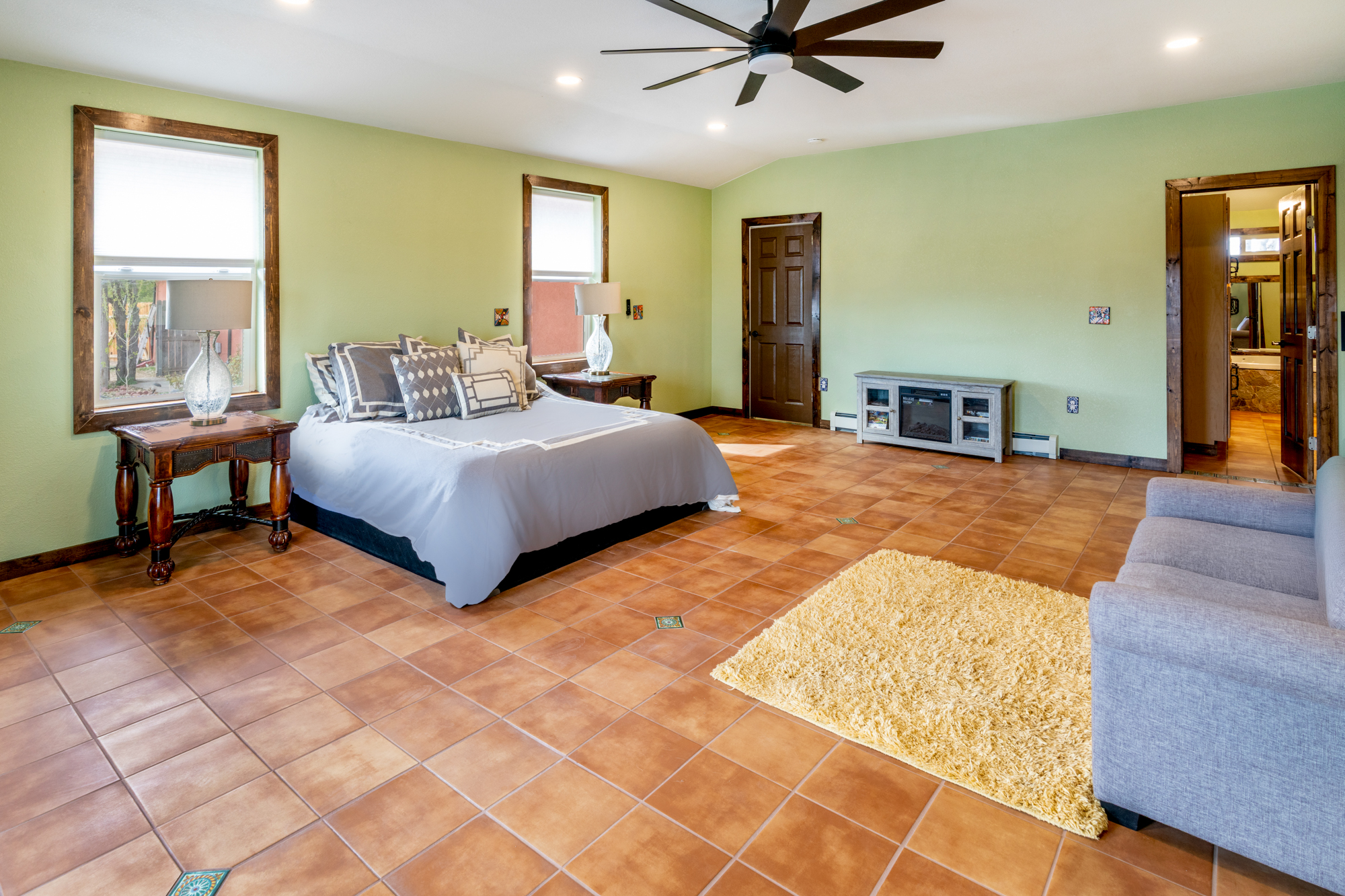 1174 East Escondido Drive