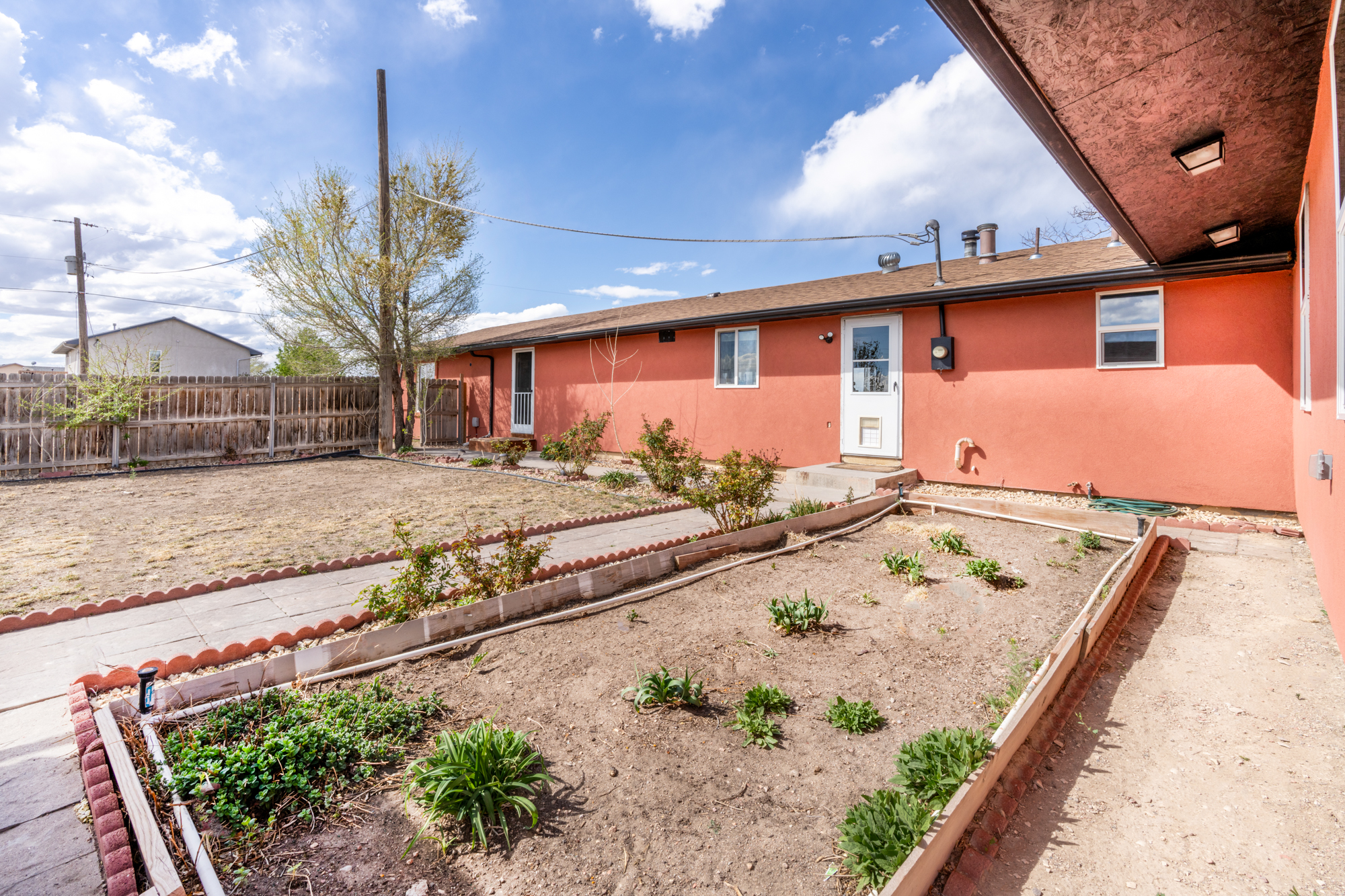 1174 East Escondido Drive