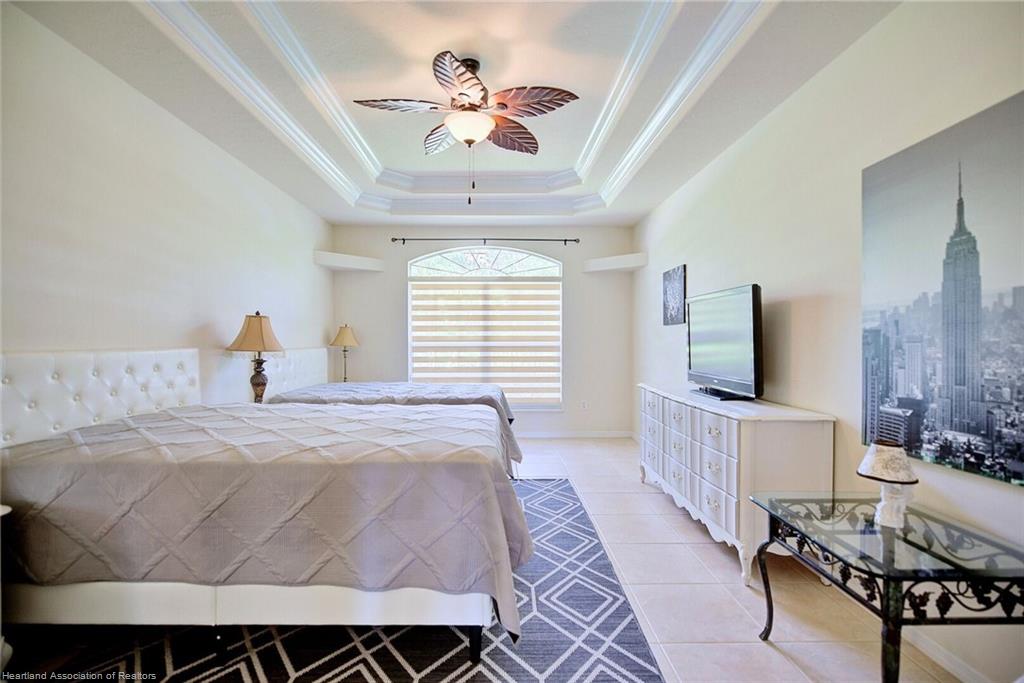 2142 Dog Leg Drive