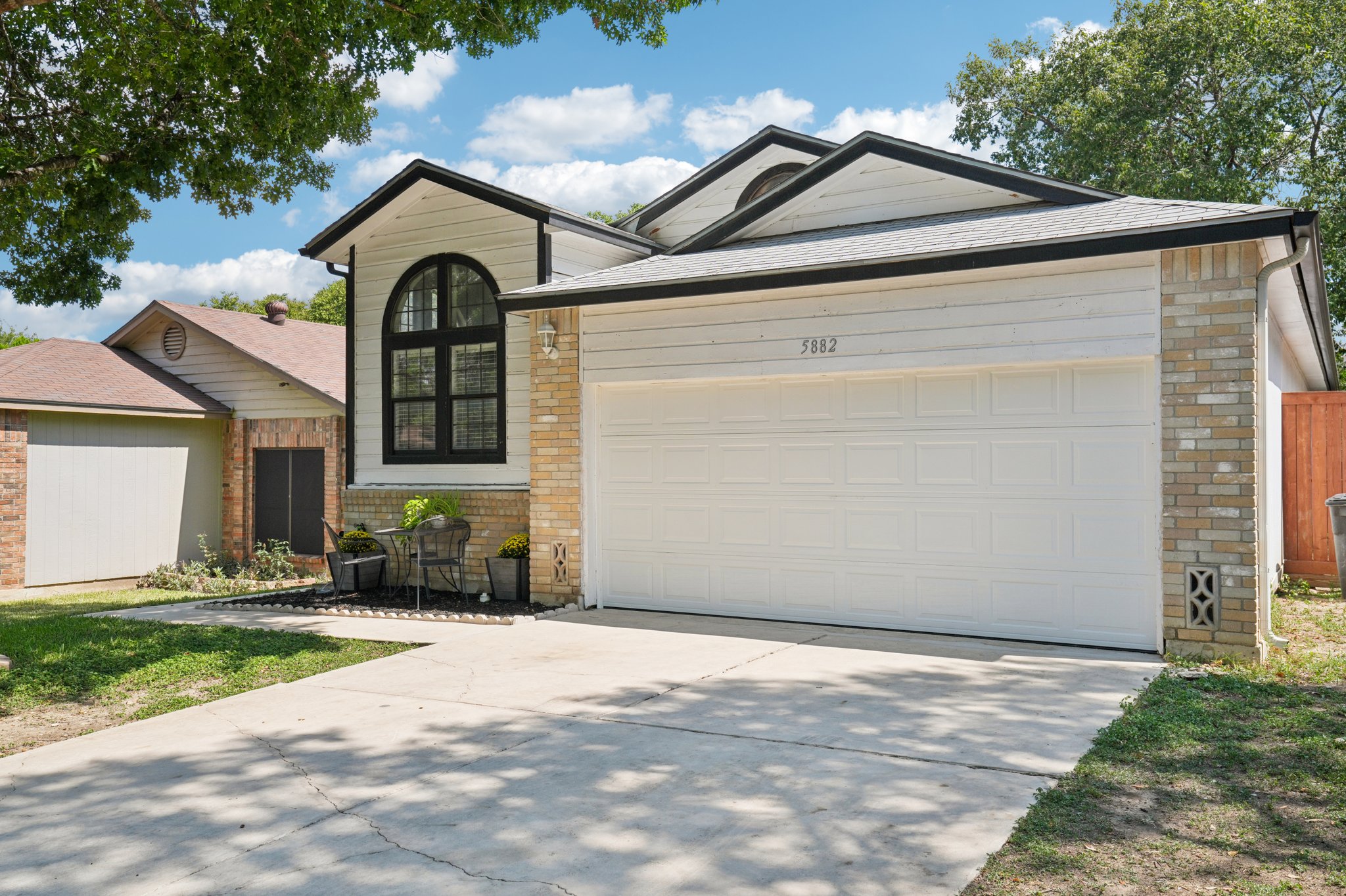 5882 Spring Green