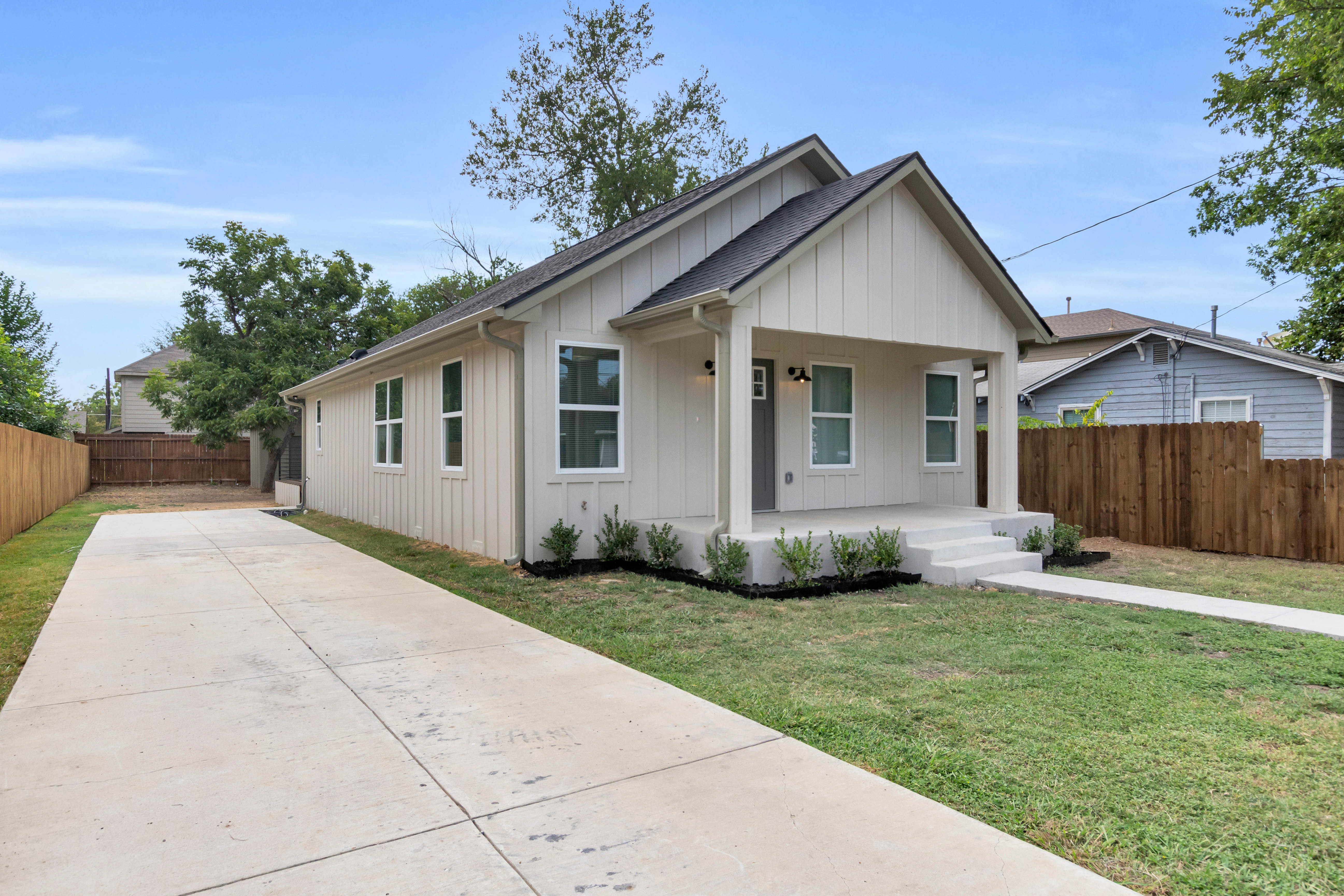 2615 Ingersoll Street