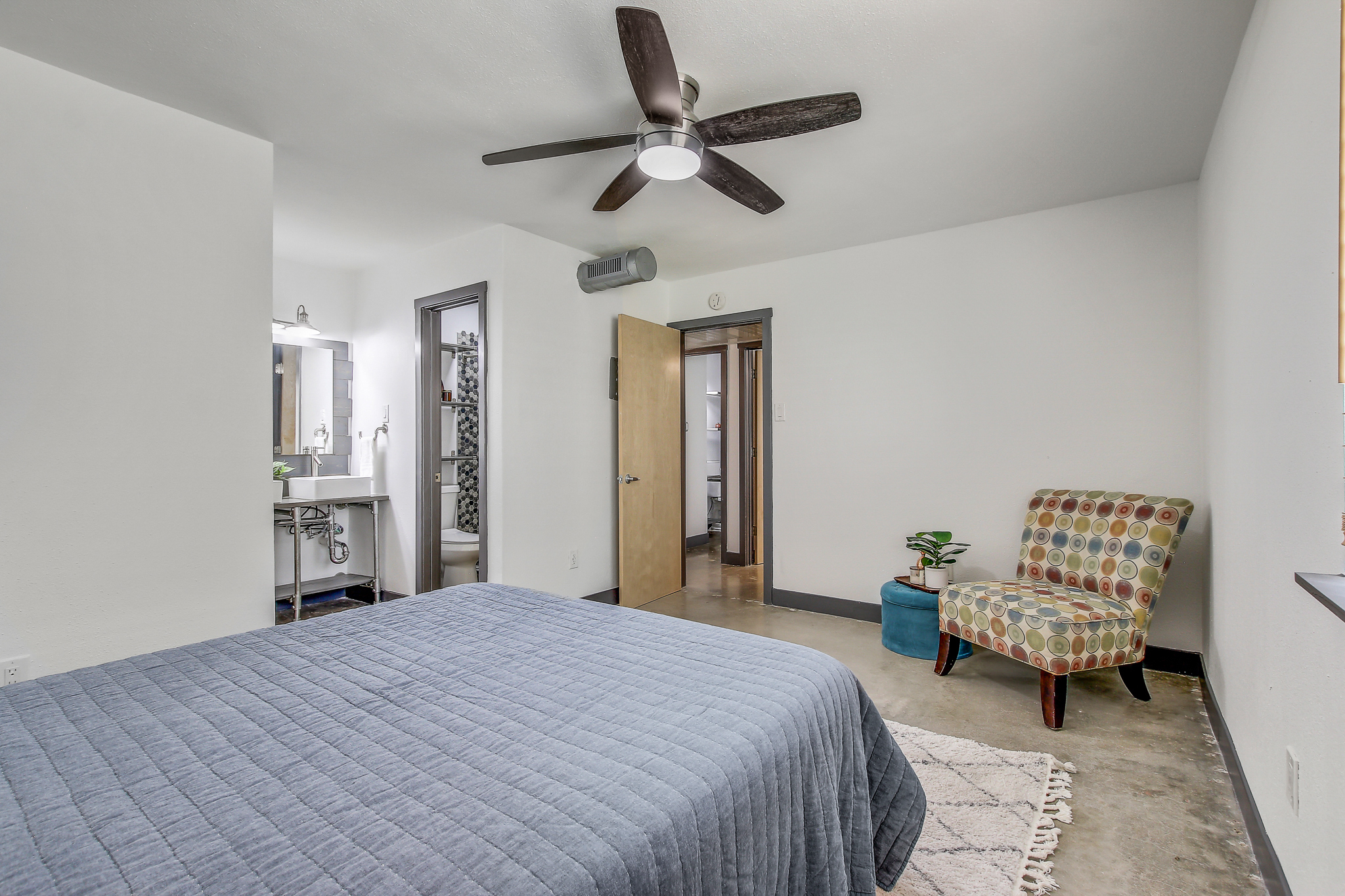 2124 Burton Drive, Apt 164