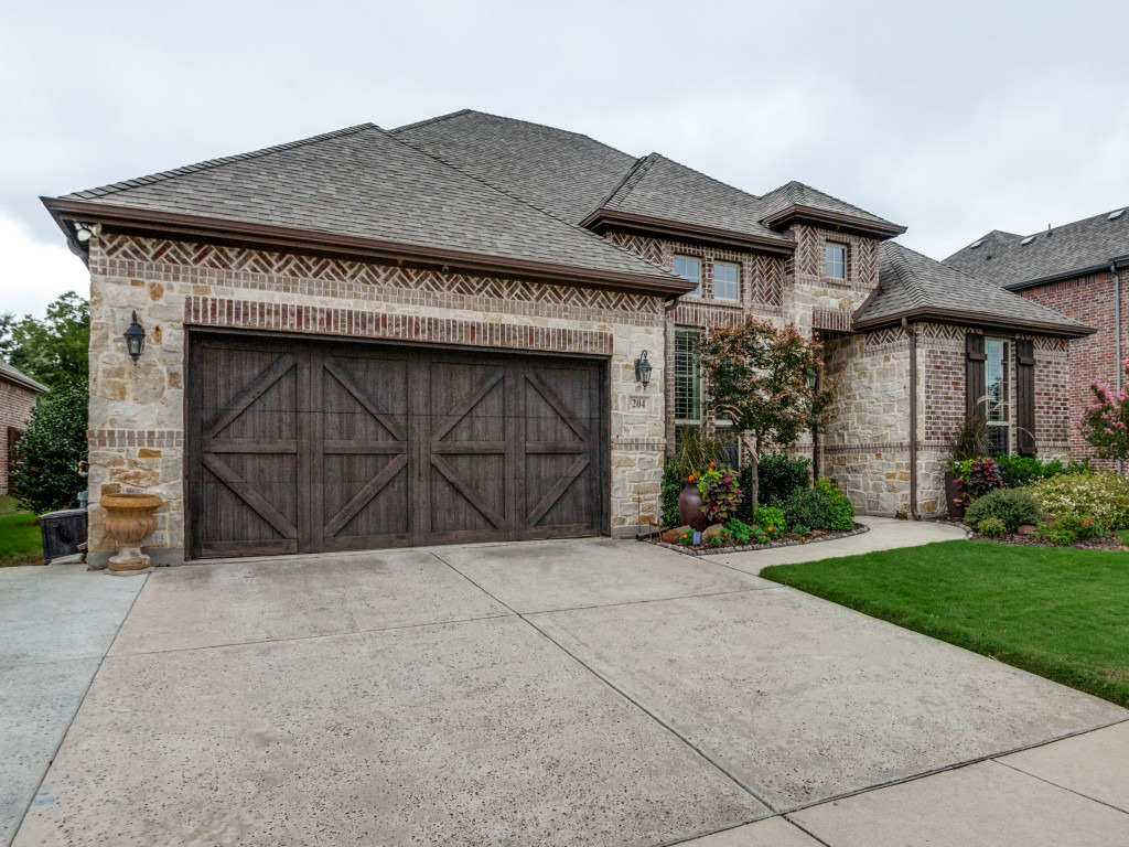 204 Shadow Creek Lane