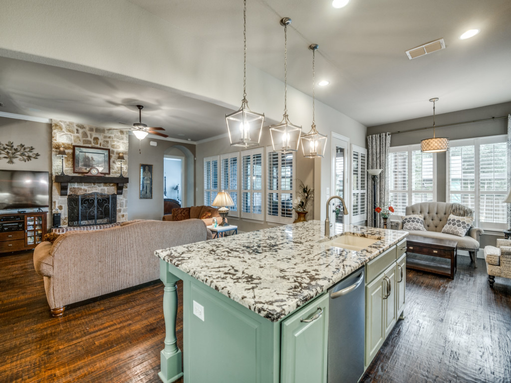 204 Shadow Creek Lane
